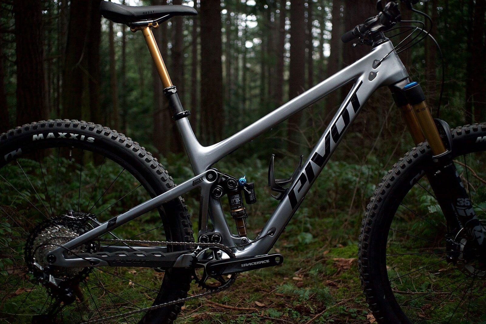 trek top fuel vs pivot trail 429